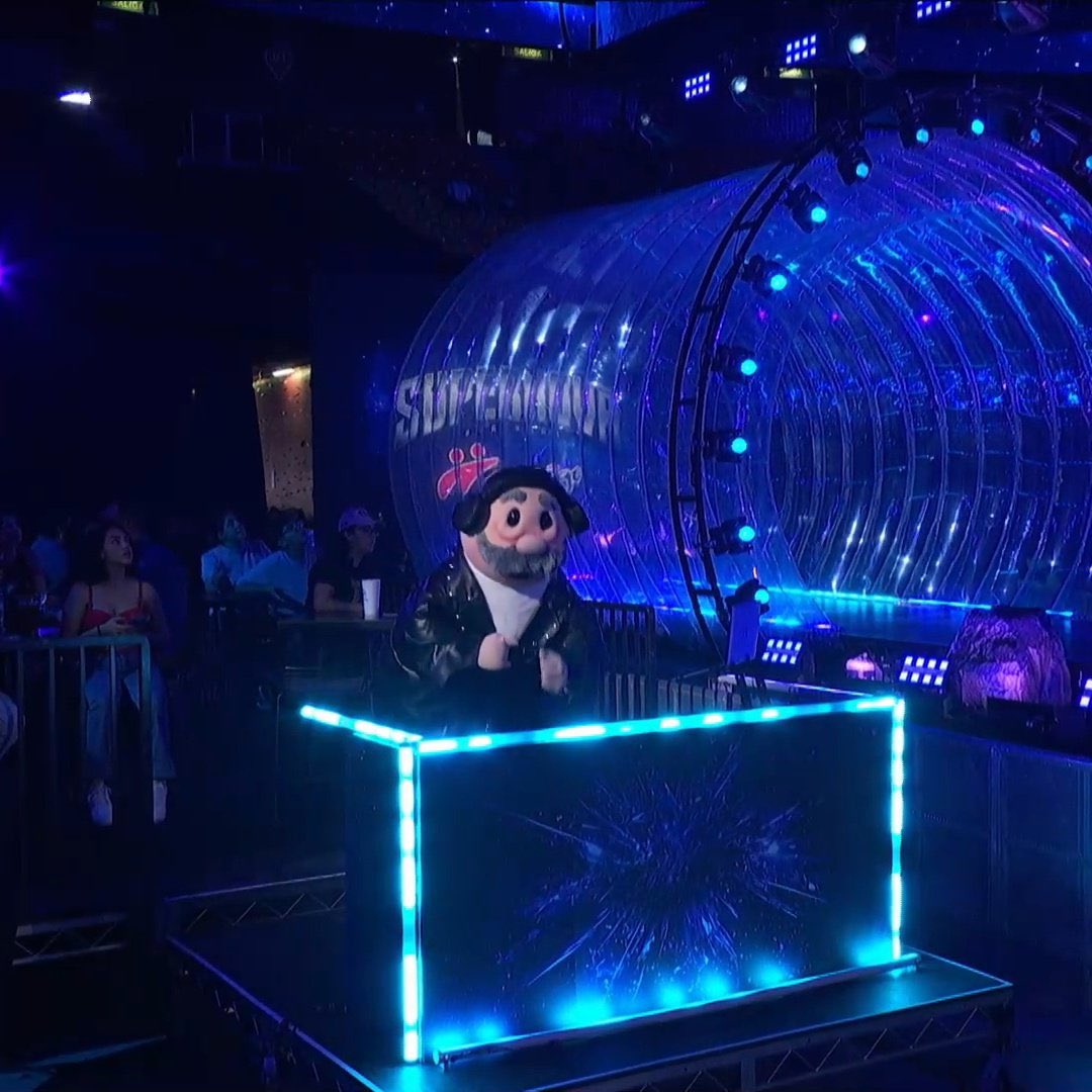 ! vi 🌐 tweet media