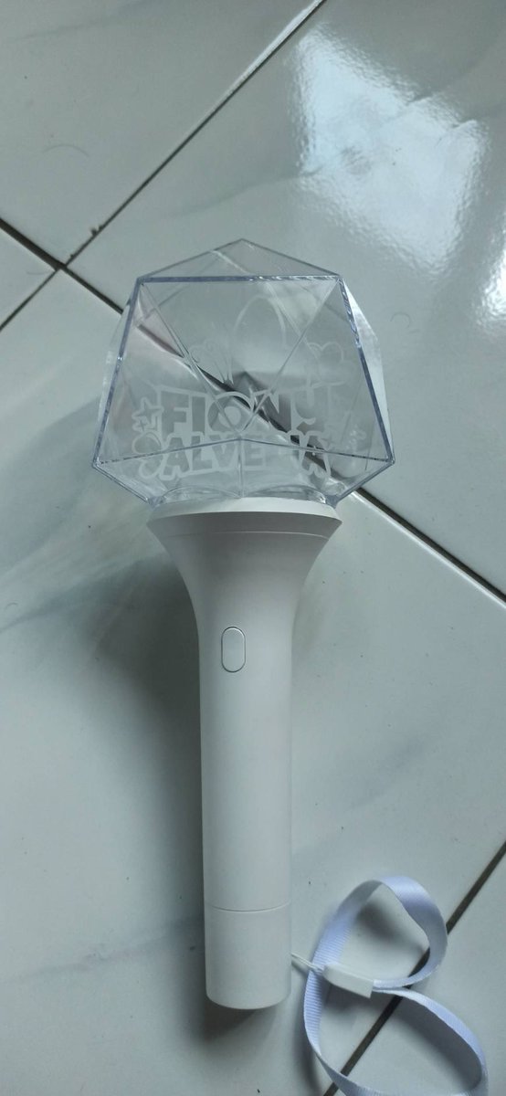 48_BigDeal's tweet photo. [Lelang]
LIGHTSTICK FANBASE SYMFIONY
PIOBONG
Second Minus Pemakaian

Open Bid : 100K
Next Bid : 25K

Close Lelang
Tanggal : 19 Agustus 2025
Waktu   : 21.00

Bid harga di reply comment
Payment Split Tokped dan QRIS

#WTS #WTB #JKT48 #LELANG #OPENBID #JKT48FULLHOUSE https://t.co/yBiha5xt5L