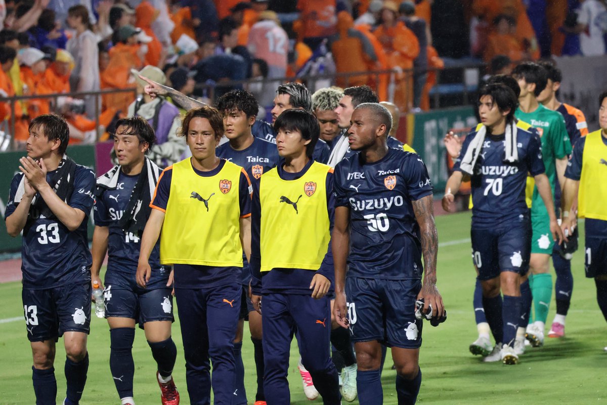 悔しそう
厳しい顔してる。

#spulse
#ONEFAMILY2025
#0816vs横浜FM 
＃松崎快　選手