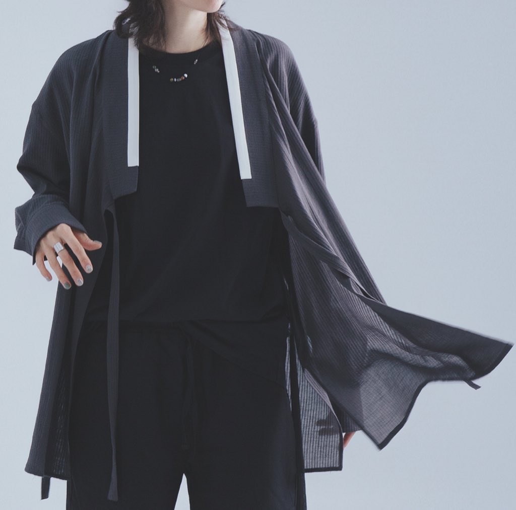 RT🖤

‘한셔츠’ 오늘 저녁 6시 오픈! 

텀블벅 내 기대평 또는 후원 인증을 
해주시면 추첨을 통해 
자개 반다나를 선물로 드립니다🎁

얼리버드 리워드들이 있으니 
알림신청 또는 오픈런 
신청해두시고 놓치지 마세요!

➡️ tumblbug.com/hanshirt