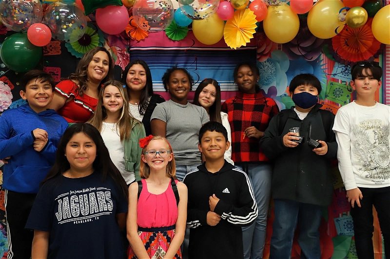 VanAken7's tweet photo. @JohnLegere I'm Debbie Van Aken from Pearland, Texas and teach 5th and 6th grade math and reading special education at Sam Jamison Middle School. I'm also the Student Council and Math Club sponsor, and this year marks my 14th year in education!
https://t.co/tYZpE8BPjY

#johnclearmylist https://t.co/Mwj4tTE1L2