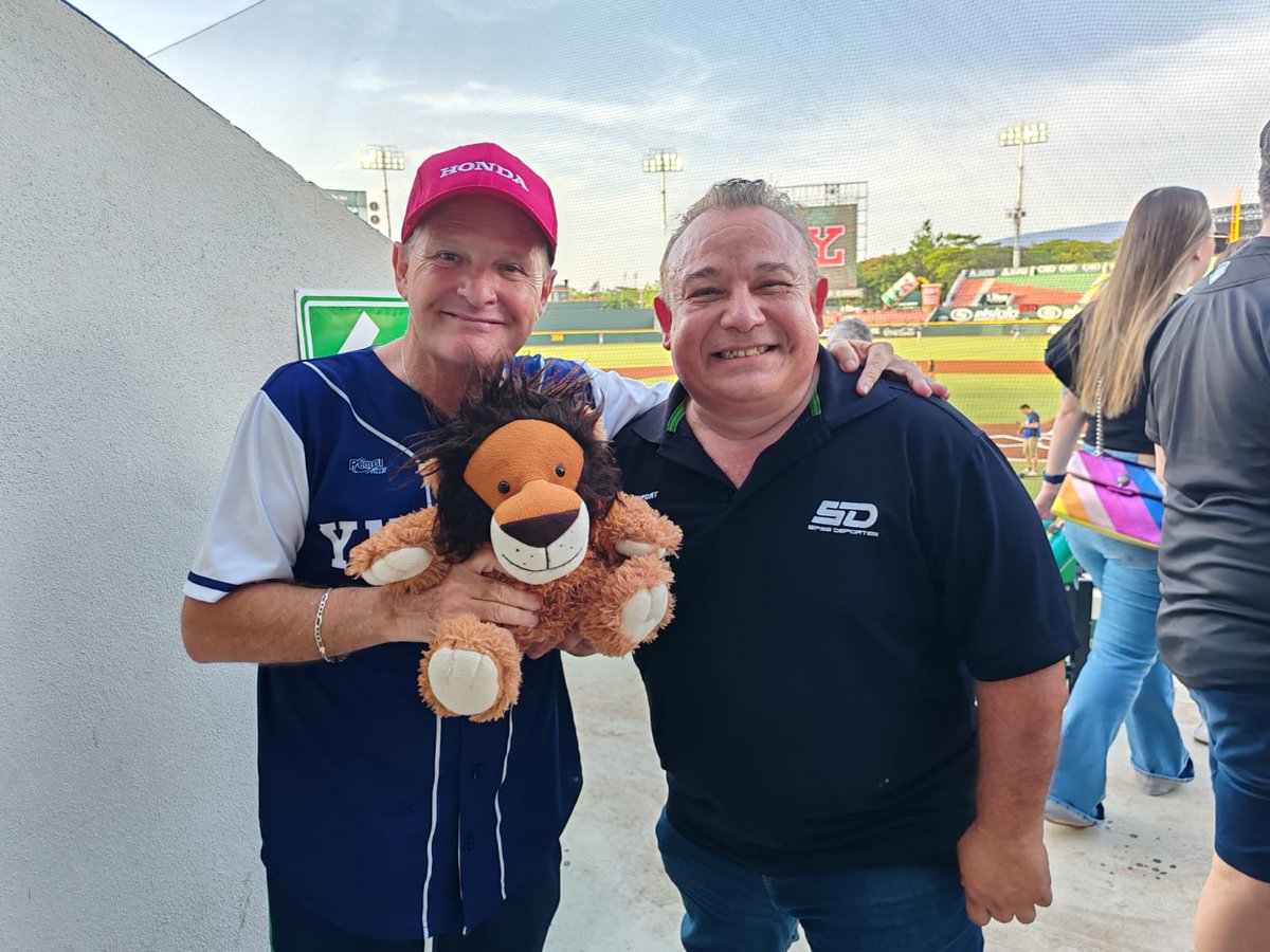 Andres M Novelo Mena tweet media