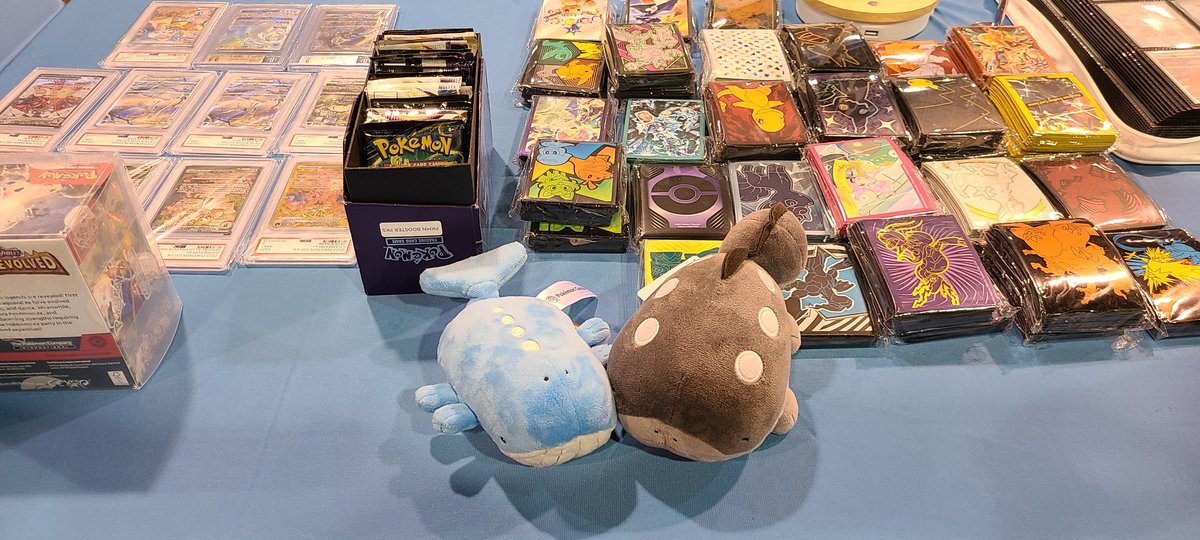 Had a ton of fun in the Trading Area all throughout the weekend! 

Will post all the awesome stuff I got once I hop back onto the plane 🥰

(SPOILERS : I still have that Paldea Evolved booster box 🫣💀)