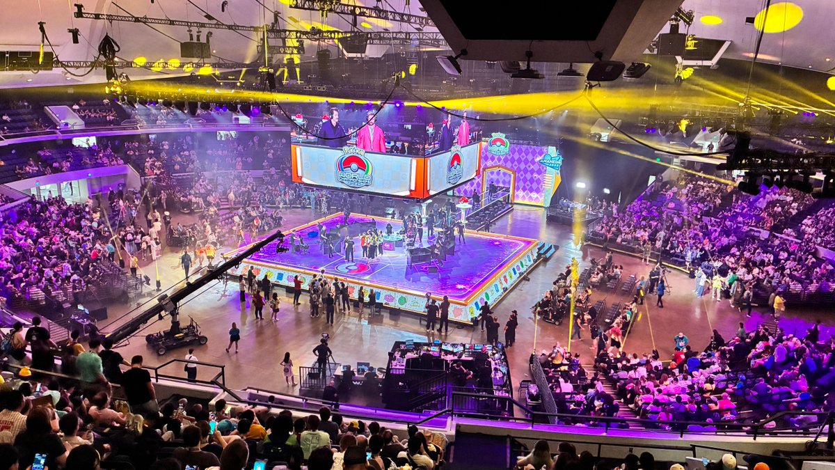 3日間に渡ってアメリカ・アナハイムで開催された「ポケモンWCS2025」がついに閉幕！
このあと閉会式のようすをお届けするよ。
youtube.com/live/4BQxHrZ-z… #PokemonWorlds