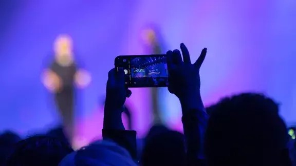 The #VMwareExplore mobile app (available now!) is your one-stop-shop for navigating the event and staying up-to-date with real-time alerts 📲 dy.si/hsJKB