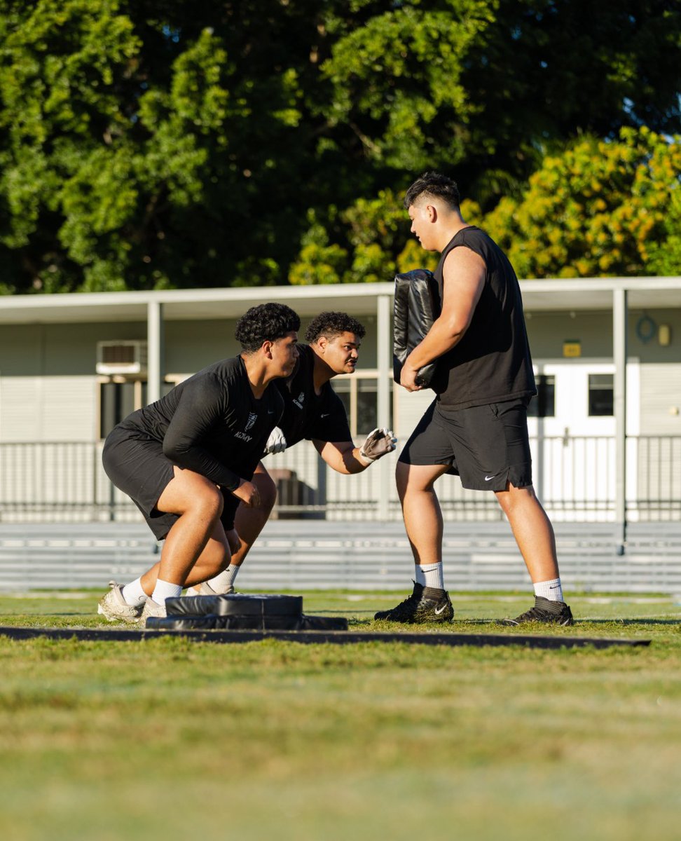 Always GRINDING and COMPETING in the trenches with my brothers 🔥 💯.

“Stacking Days”

6’4
355lbs
33 - Arm
80 - Wing
OL/DL

<a href="/NFLAcademy/">NFL Academy</a> <a href="/rikinflacademy/">Teauariki Siaoloa</a> <a href="/Tavitenasio/">Tavite Nasio</a> <a href="/Zion_SAMCO4209/">Zion Marsden</a> <a href="/kayden_greene29/">Kayden Greene</a> <a href="/nikaunflacademy/">Nikau Hepi</a> 

#nflacademy #routine #oline #dline #trenches #ironsharpensiron
