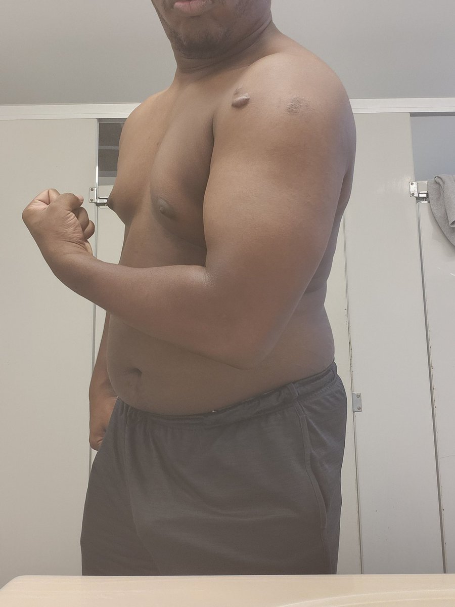 8/17- Arms/Abs 
Abdominals- 4 sets 15 reps 170lbs 
Lifted Knee ups- 4 sets 15 reps
Bicep Curls- 1 sets 10 reps 20lbs
Incline Presses- 4 sets 15 reps 80lbs
Concentrated Curls(L&amp;R)- 4 sets 12 reps 20lbs