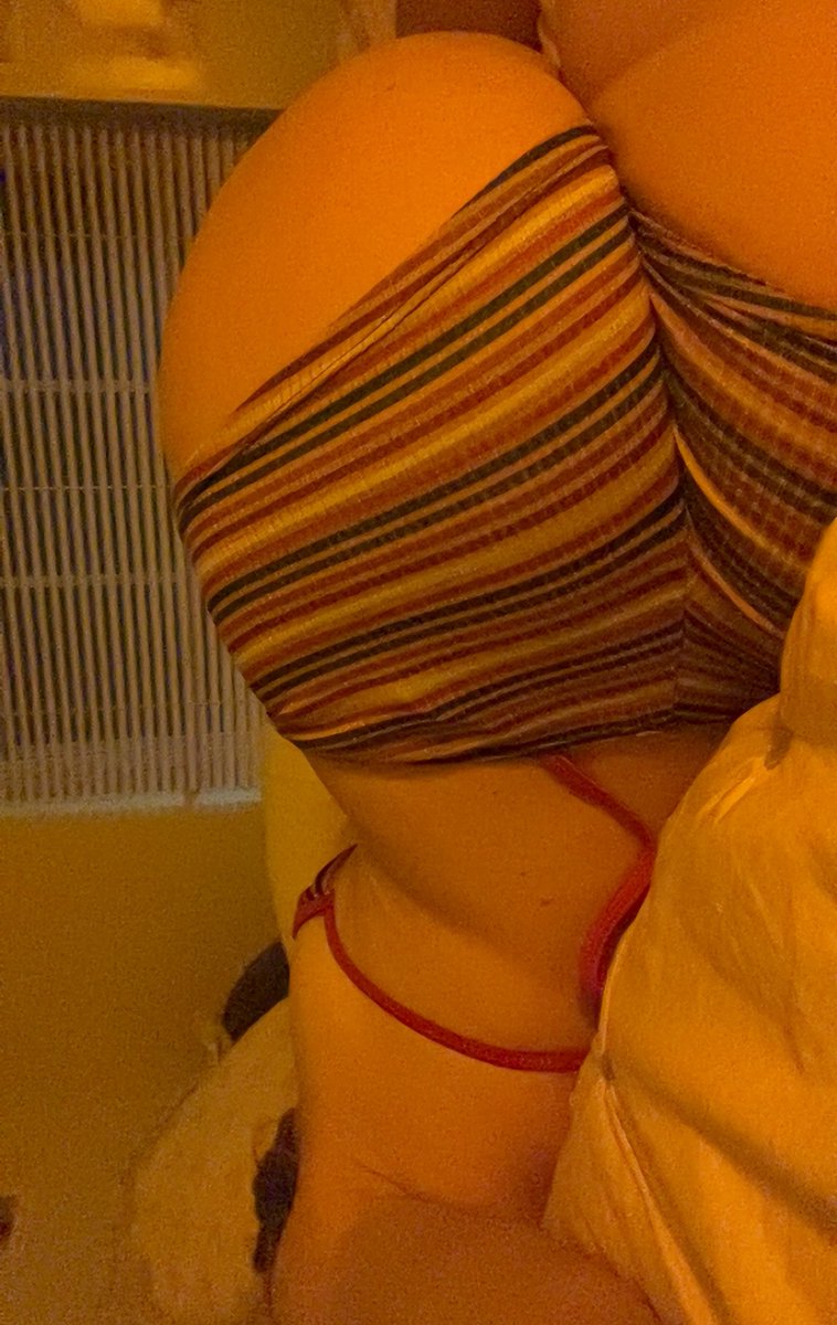 MamSamjam's tweet image. I wish I could wear this around u 😸