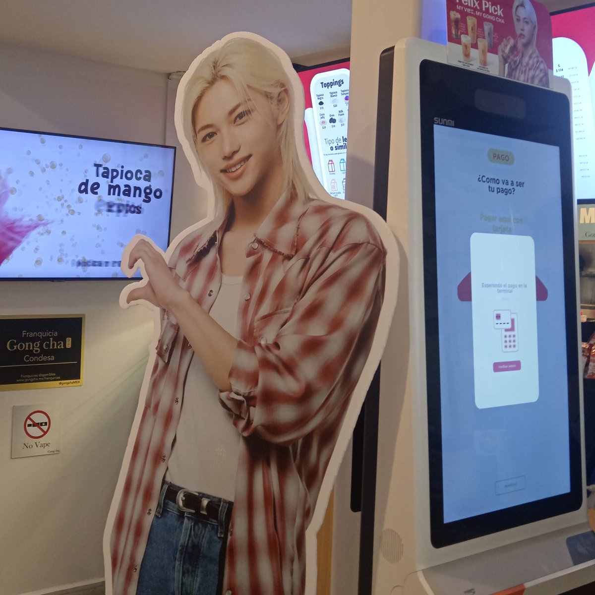 hoy si pude conseguir el cupsleeve 

#FELIXxGongChaMX