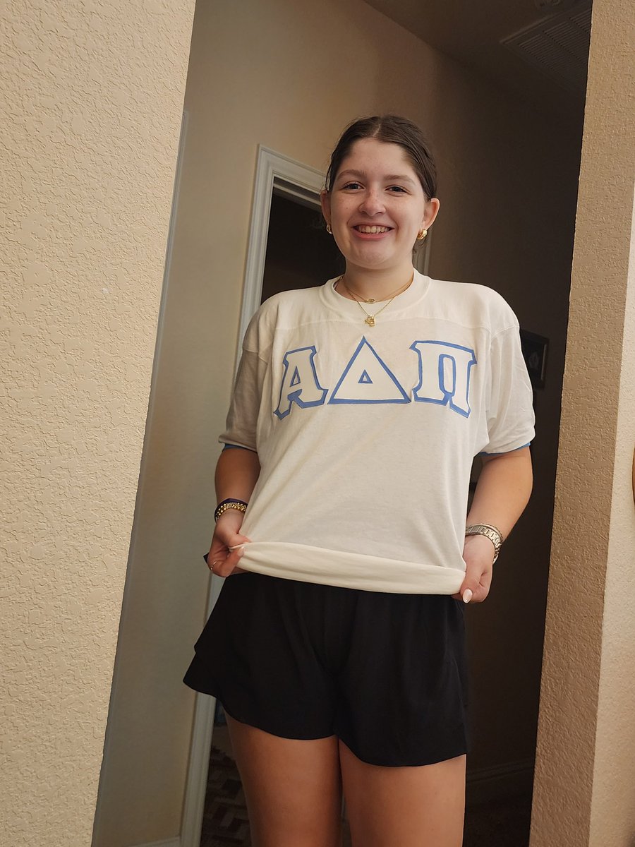 tank4daCubz's tweet image. So happy for &amp;amp; proud of #TheKid who starts at @TCU tomorrow &amp;amp; today she was selected to join her 1st Choice #Soroity #ADPi 

Can&apos;t wait to see everything you&apos;re going to accomplish the next few years. Love you 💜

#TCU #Panhellenic #BidDay #FtWorth #Texas #HornedFrogs #3rdGenFrog
