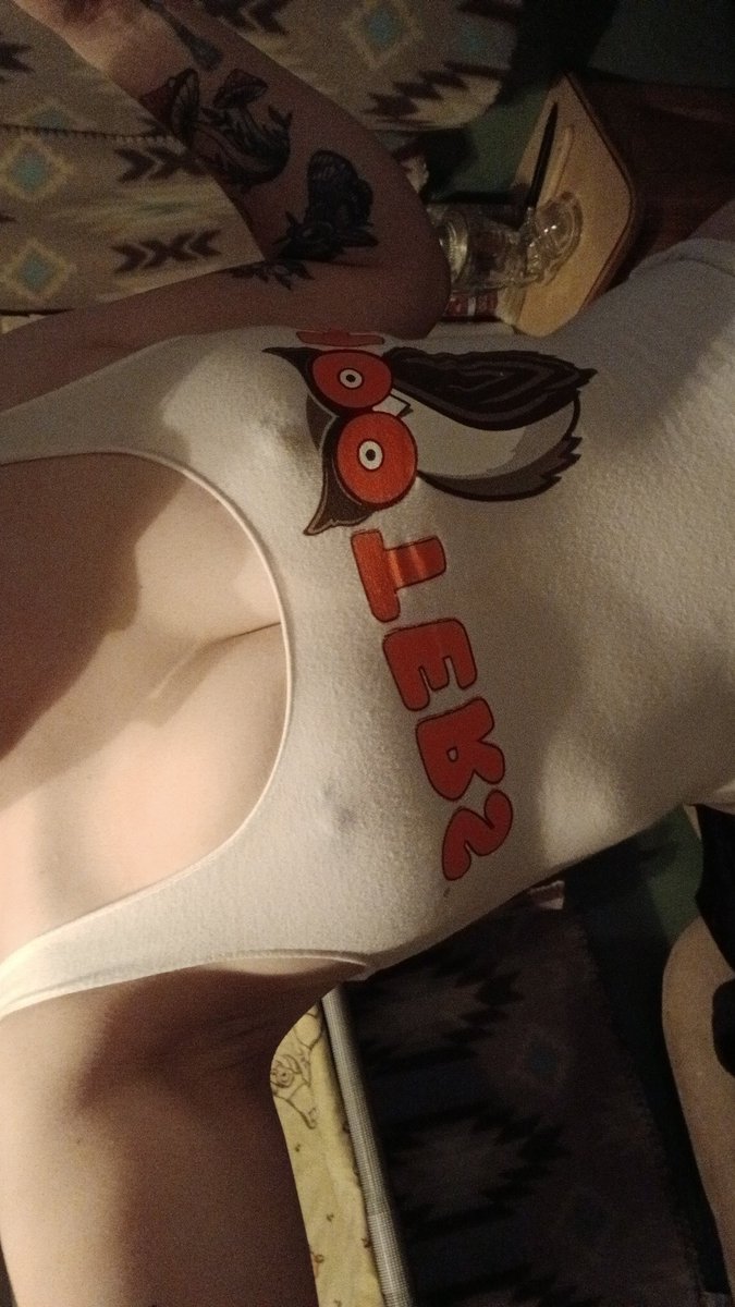 MissMarigold69's tweet photo. Look what I got a hold of!!! 🖤💋🦉 https://t.co/MDFzVAiYdo