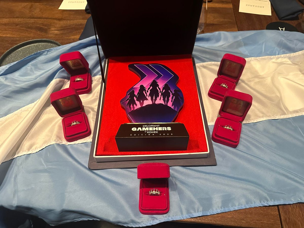 Invictas en el torneo de kotex con las pipis y dejamos a Argentina en lo alto 🫶
Super feliz y contenta de la experiencia que me llevo de este lindo torneo, ggwp a todas las rivales que son una masa 🥰 
Muy preciosa la oportunidad que tuve y super agradecida de este viaje 🥹🩷