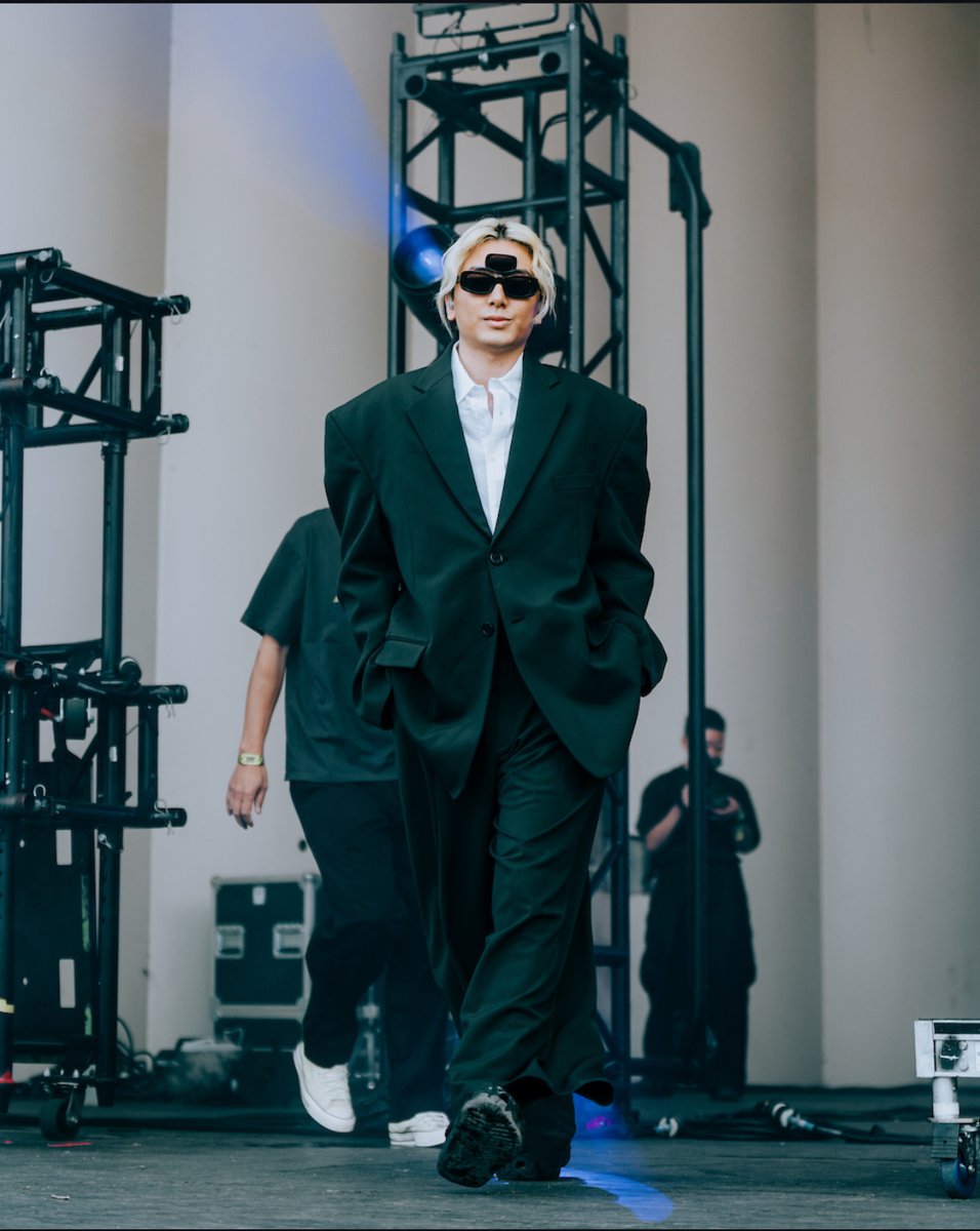 藤井 風、ロラパルーザで IDEASWAMの“第三の目”サングラス着用