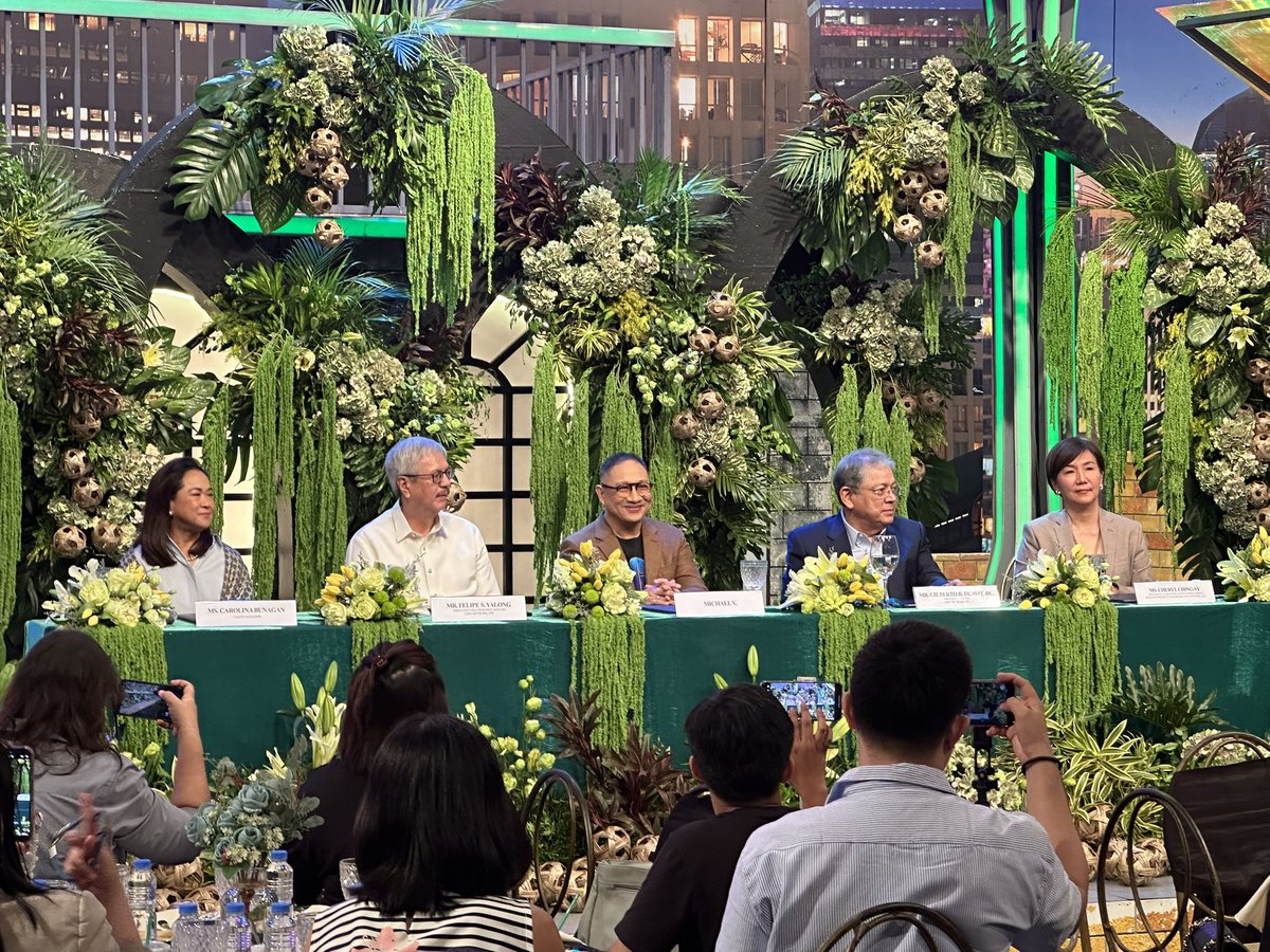 Michael V contract renewal with <a href="/gmanetwork/">GMA Network</a>. Also celebrating 30 years as kapuso. #MichaelVKqpusoDay