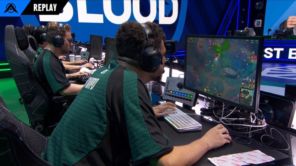 I’m crying bro was so locked in for that singed game 😭😭