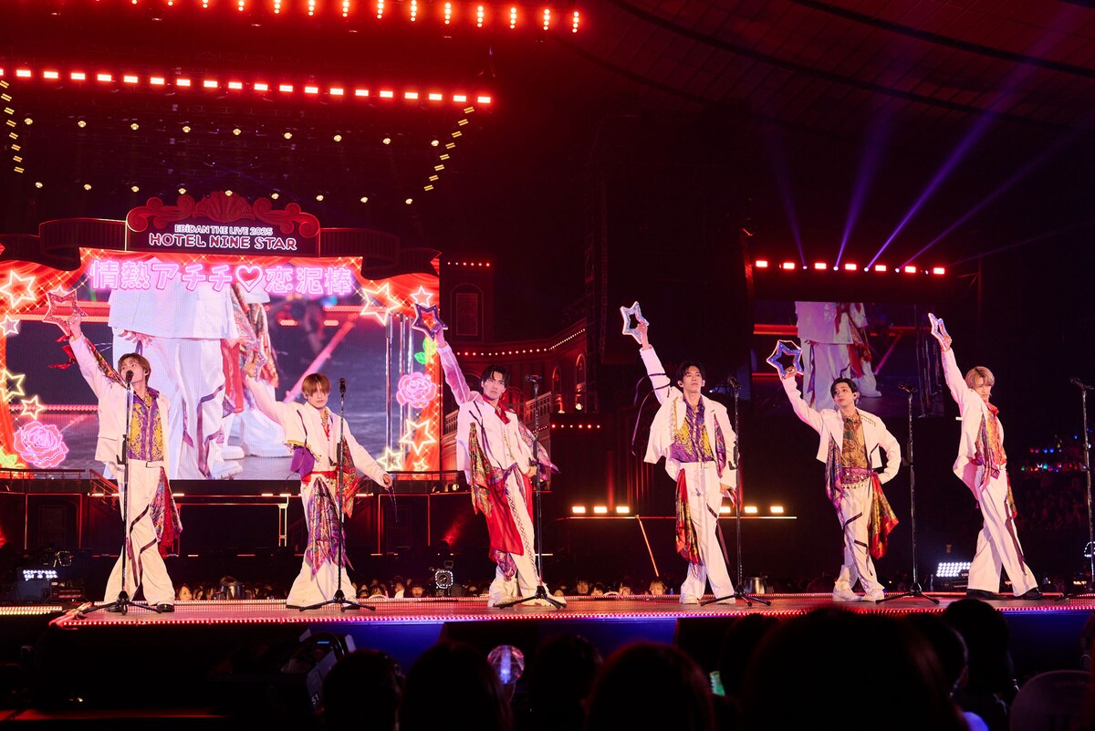 natalie_mu's tweet photo. ◤#エビライ2025 16日公演ライブレポ🏨🌟◢

未体験、レベチ、トルコにビジュイイじゃん…
「エビライ」2日目はイケメン天下一武道会
「国の宝です！よろしくお願いしまぁす！」

⭐️武藤潤、魂のシャウト
⭐️「HARUKIお疲れ！」はなむけのシャッフル

⏬詳細・📸写真33枚
https://t.co/ztm3O4oWYr https://t.co/C0ZGcoUSta