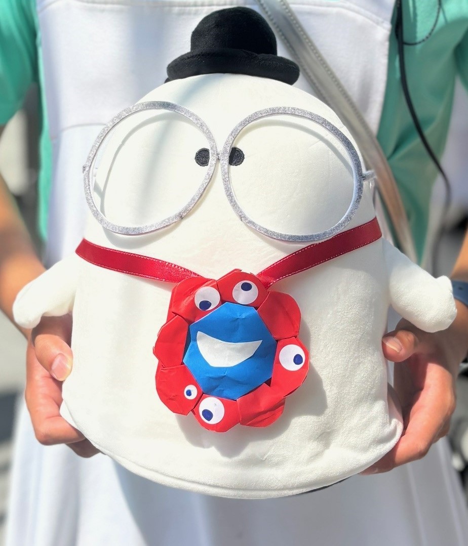 ミッチーです！
みんな、夏休みはどうだった？
これからだよっていう人も、楽しい夏にしてね！

「ガスパビリオン」はお盆も大忙しだったよ～！
新しいお友達がたくさんできちゃった。
手作りプレゼントまでもらっちゃんたんだから！
ありがとう！

まだまだ時間はあるから、みんな遊びに来てね～！