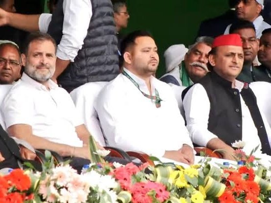 Surya Samajwadi (@surya_samajwadi) on Twitter photo рдпреЗ рддреАрди рдиреЗрддрд╛ рди ED рд╕реЗ рдбрд░реЗ
рди CBI рд╕реЗ рдбрд░реЗ
рди рдмреАрдЬреЗрдкреА рдХреА рддрд╛рдирд╛рд╢рд╛рд╣реА рд╕реЗ рдбрд░реЗ
рди рдЪреБрдирд╛рд╡ рдЖрдпреЛрдЧ рд╕реЗ рдбрд░реЗ
рдЗрди рддреАрди рдиреЗрддрд╛рдУрдВ рдХреЗ рдХрд╛рд░рдг рд╣реА рджреЗрд╢ рдХрд╛ рд╕рдВрд╡рд┐рдзрд╛рди рд╕реБрд░рдХреНрд╖рд┐рдд рд╣реИ рдирд╣реАрдВ рддреЛ рдмреАрдЬреЗрдкреА рдХрдм рдХрд╛ рдЦрддреНрдо рдХрд░ рджреЗрдЧреА
рдЗрди рддреАрдиреЛрдВ рдорд╣рд╛рд░рдерд┐рдпреЛрдВ рдХреЛ рд╕реИрд▓реНрдпреВрдЯ рдХрд░рддрд╛ рд╣реВрдВ ЁЯлб рдпреЗ рддреАрди рдиреЗрддрд╛ рди ED рд╕реЗ рдбрд░реЗ
рди CBI рд╕реЗ рдбрд░реЗ
рди рдмреАрдЬреЗрдкреА рдХреА рддрд╛рдирд╛рд╢рд╛рд╣реА рд╕реЗ рдбрд░реЗ
рди рдЪреБрдирд╛рд╡ рдЖрдпреЛрдЧ рд╕реЗ рдбрд░реЗ
рдЗрди рддреАрди рдиреЗрддрд╛рдУрдВ рдХреЗ рдХрд╛рд░рдг рд╣реА рджреЗрд╢ рдХрд╛ рд╕рдВрд╡рд┐рдзрд╛рди рд╕реБрд░рдХреНрд╖рд┐рдд рд╣реИ рдирд╣реАрдВ рддреЛ рдмреАрдЬреЗрдкреА рдХрдм рдХрд╛ рдЦрддреНрдо рдХрд░ рджреЗрдЧреА
рдЗрди рддреАрдиреЛрдВ рдорд╣рд╛рд░рдерд┐рдпреЛрдВ рдХреЛ рд╕реИрд▓реНрдпреВрдЯ рдХрд░рддрд╛ рд╣реВрдВ ЁЯлб