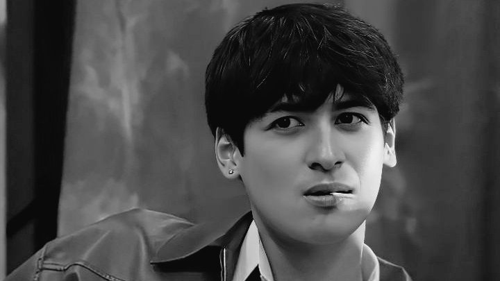 ashtinatdrezzi's tweet image. 𝑊𝐻𝐴𝑇 𝐿𝐼𝐸𝑆 𝐵𝐸𝑇𝑊𝐸𝐸𝑁 𝑈𝑆 

An #AshDres AU — Wherein Alice (Ashtine), a quiet scholar, suddenly gets linked to Anthony (Andres), the campus casanova. Causing dating rumors to spread like wildfire... And now she’s determined to find who the culprit is.