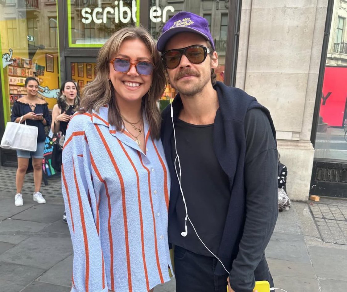 the curls on his neck, HARRY STAY AWAY FROM THE SCISSORS
