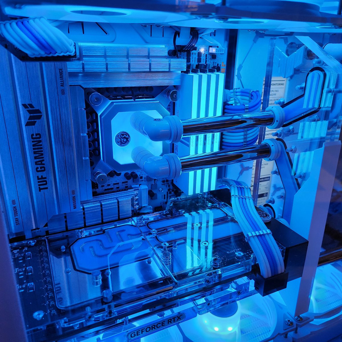 Throwback to this amazing build from <a href="/mchu05/">Jcustom</a> featured in the <a href="/BitspowerHQ/">Bitspower</a> suite! Absolute art!