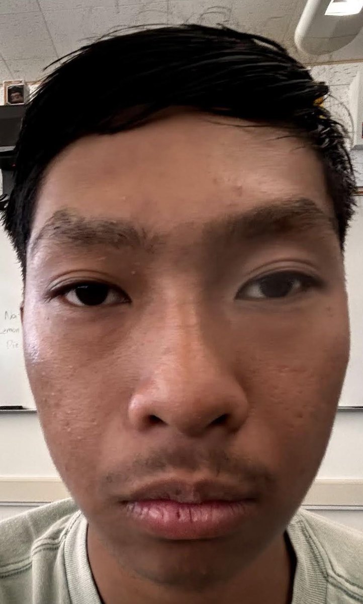 p1nnacle_'s tweet photo. this is the only way I could participate in #G2SD im not golden brown (esp not in this old pic) but wtv
#Valyn #G2ARMY #G2WIN https://t.co/hy2dv3TkAe