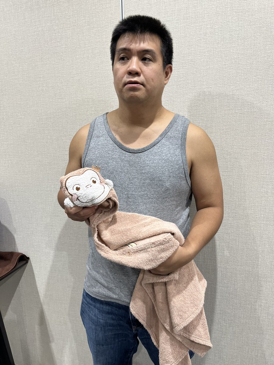 濃厚な汗を拭き取ろうとしたら子供のタオル持ってきてしまってた。です。