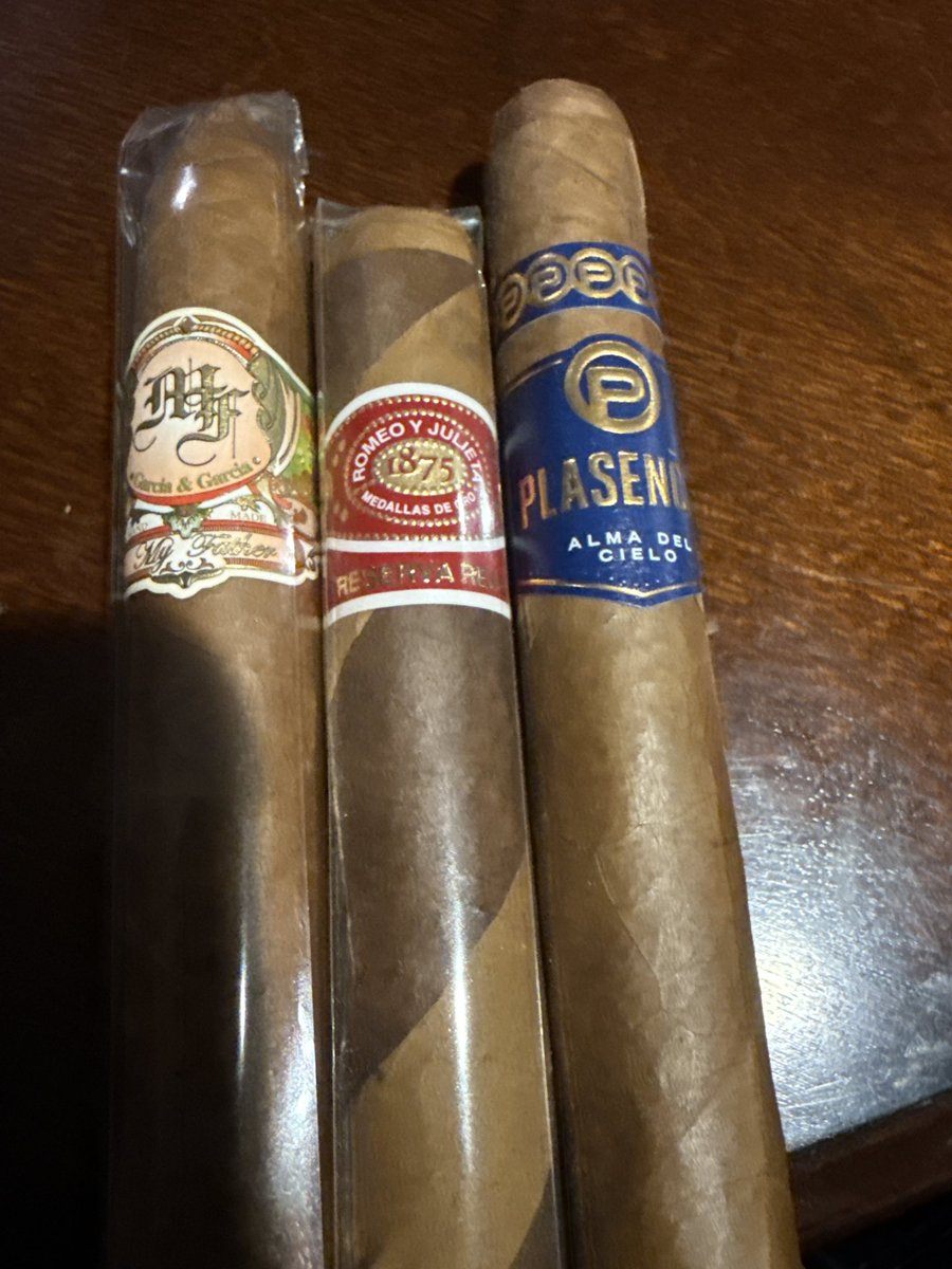 CigarCoaches's tweet photo. The August member pack is Elite!!!  Join now https://t.co/7kHvEe6PL3 https://t.co/t2F30FJqEW