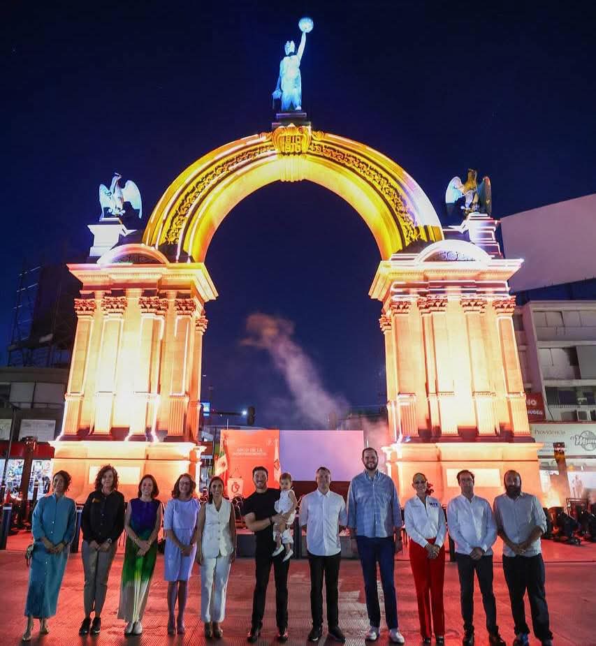 Que hace el inútil de <a href="/colosioriojas/">Donaldo Colosio</a> en Monterrey?
El wey prometió esa remodelación dentro de su período y nomás se robaron el dinero...