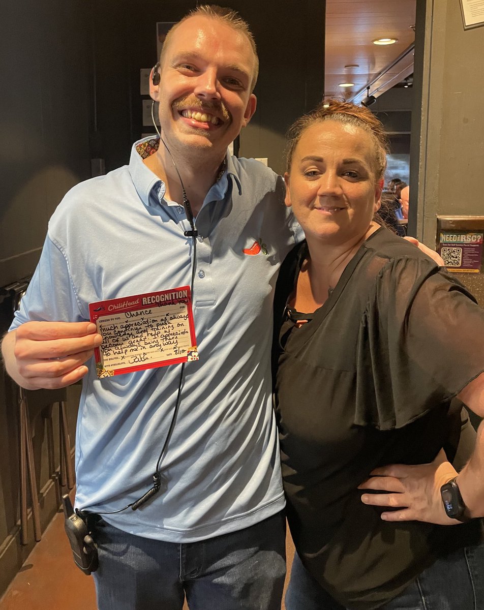 rikkismith84's tweet photo. Chilihead recognition this past few days. Leaders need it to ❤️! Our MID Leslie is doing amazing! Having an amazing GM that goes above and beyond and a fantastic HOH leader. #Chilislove! #Hiwelcometochilis @Chilis @MyraTalley1229 @chance_warden ❤️🌶️❤️🌶️ https://t.co/ad6WxukOT9