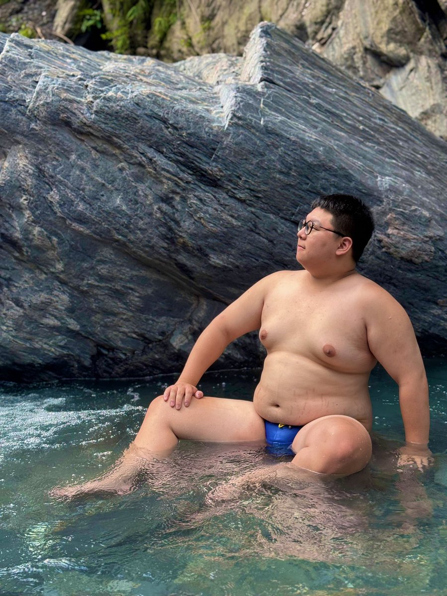 台東野溪，人太多了脫不了🫣