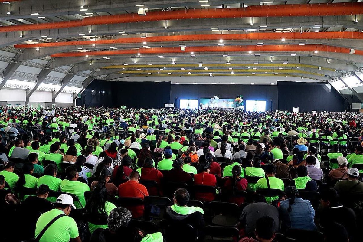 Partido Verde Puebla (@pvem_puebla) on Twitter photo ¡#Puebla se pintó de #Verde! Hoy frente a 18 mil integrantes de la #FamiliaVerde y teniendo como testigos de honor a nuestra Dirigenta Nacional <a href="/karencastrejont/">Karen Castrejón Trujillo</a> y nuestro Gobernador <a href="/armentapuebla_/">Alejandro Armenta</a> , iniciamos formalmente nuestra #CampañaDeAfiliación2025 💚 ¡Súmate al equipo! ¡#Puebla se pintó de #Verde! Hoy frente a 18 mil integrantes de la #FamiliaVerde y teniendo como testigos de honor a nuestra Dirigenta Nacional <a href="/karencastrejont/">Karen Castrejón Trujillo</a> y nuestro Gobernador <a href="/armentapuebla_/">Alejandro Armenta</a> , iniciamos formalmente nuestra #CampañaDeAfiliación2025 💚 ¡Súmate al equipo!