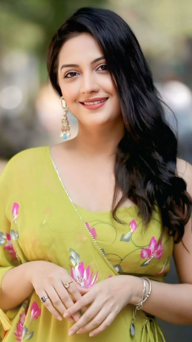 , शालीनता 
  हमारे व्यक्तित्व का 
           सर्वोच्च स्तर है 

  बदला लेने की इच्छा 
          हमारी कमजोरी है 

 सुप्रभात जिंदगी __🌿💚🌿

 #Bk 
 #सरस
 #पहल