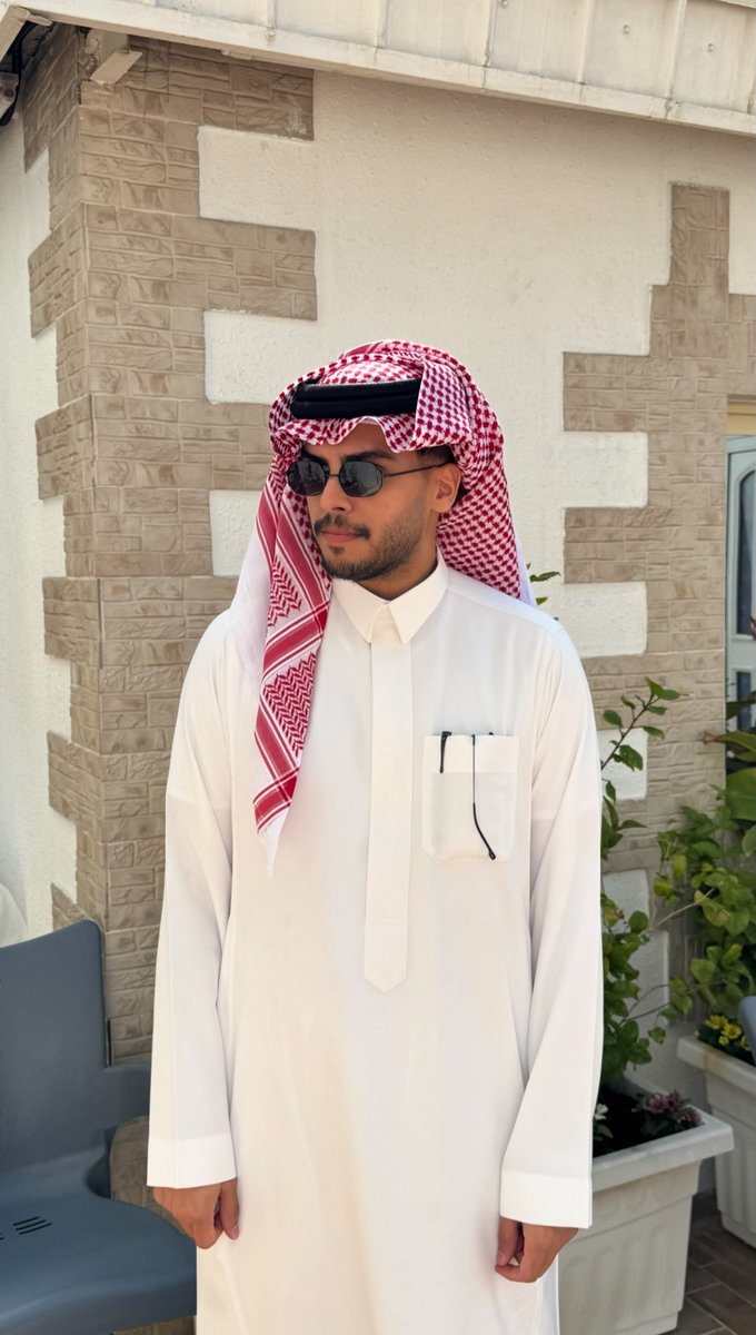 _xAKD's tweet photo. ٢٧ ربيعاً ضاعت وسط الزحام 🎂🎉 https://t.co/d6feBE1b9s