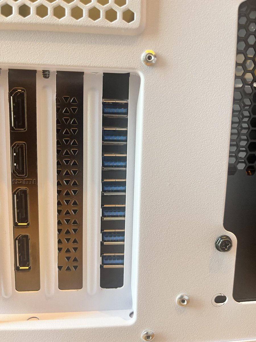 USB絶対刺せなくて終わった