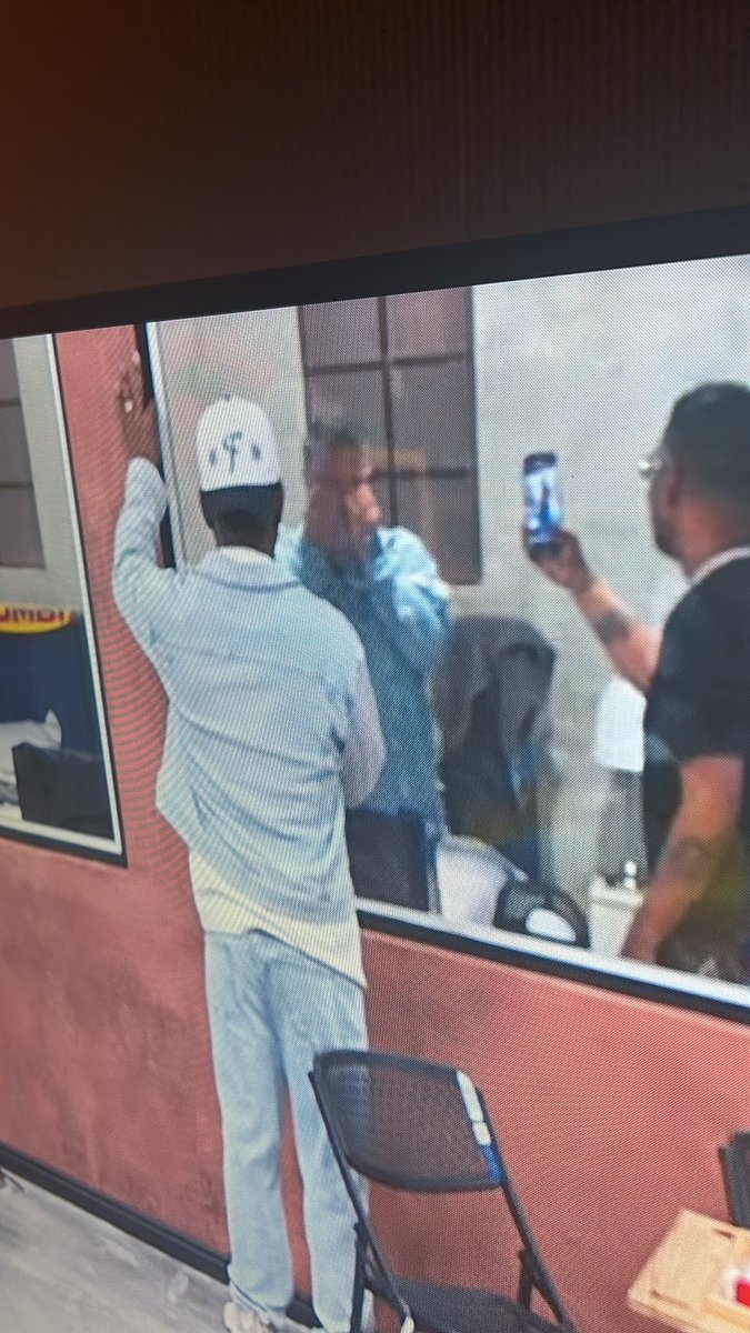Mellantigua's tweet photo. @matiasgarciard Y es llorando que Vladi ta? Señor pero esto no puede ser Verdaaaaaa https://t.co/izj4pxI6Vj