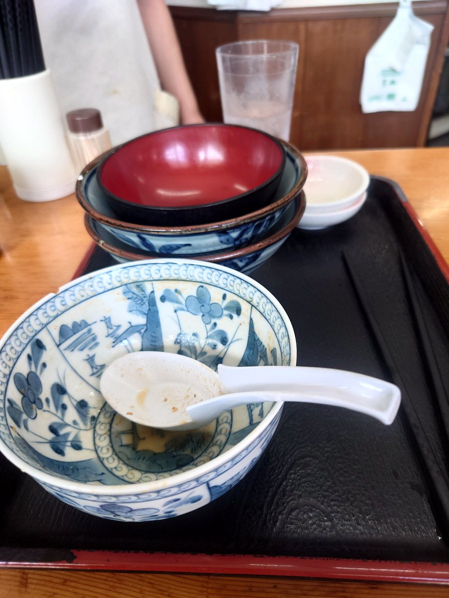 d_795's tweet photo. #永井食堂
もつ煮定食大盛 おかわりライス
めっちゃ並んでいたが、そこは回転が早いのがこの店の良いところ
隣の人が🍜注文してた
並び多いから控えたのに💦
🍜いつも通りに注文すれば良かったと後悔🥺
しっかりお土産もつ煮もゲッツ👍
久しぶりのもつ煮美味かった😋
ｺﾞﾁｿ━(人>▽<｡)━ｻﾏｯ https://t.co/3yrj0c1LrZ
