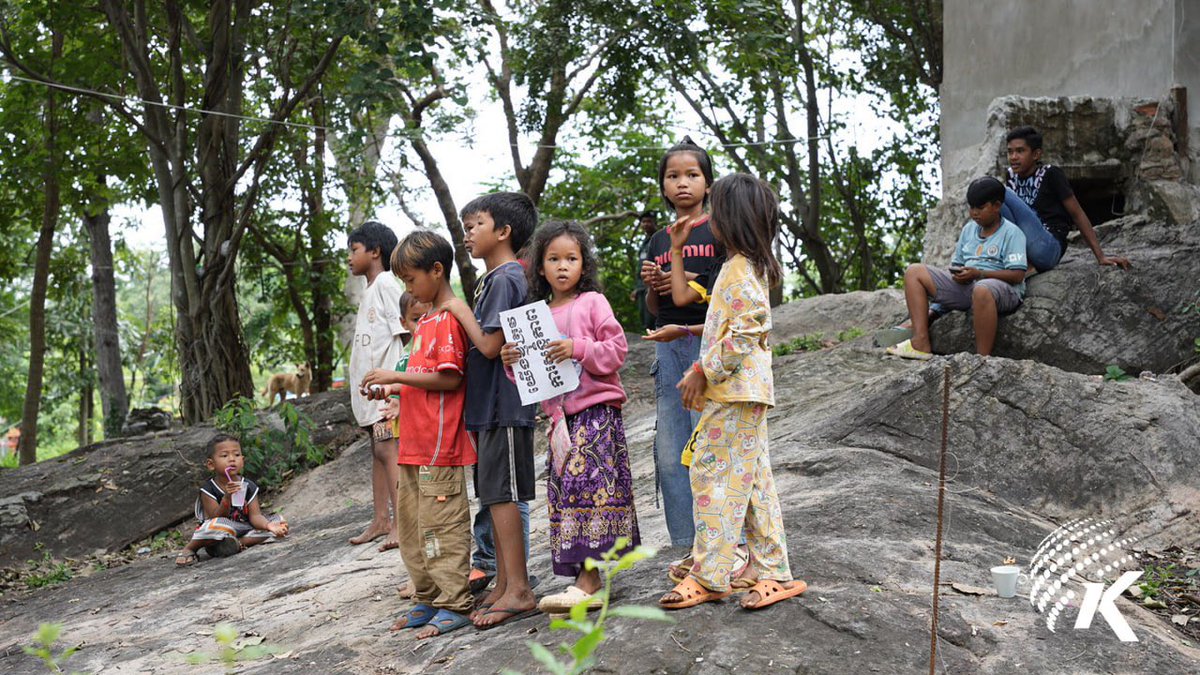 Kiripost's tweet photo. People Return Home but Fear Persists As Thailand Violates Ceasefire Agreement

Residents near the #Cambodia-#Thailand border continue to feel fear due to the ongoing incursions by the Thai military into Cambodian territory. The military has installed… 
https://t.co/qy4ViofDII https://t.co/64t6HvGV9z