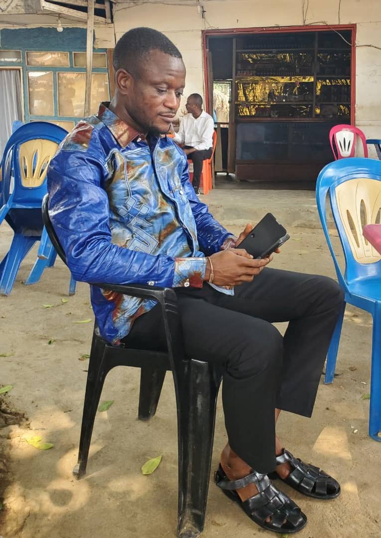 Rester fidèle à soi-même n’est pas une mince affaire ; cela exige avant tout une profonde confiance en soi et en ses convictions.
Je suis du parti <a href="/Ensemble_MK/">Ensemble pour la République</a> du Président <a href="/moise_katumbi/">Moise Katumbi</a>.