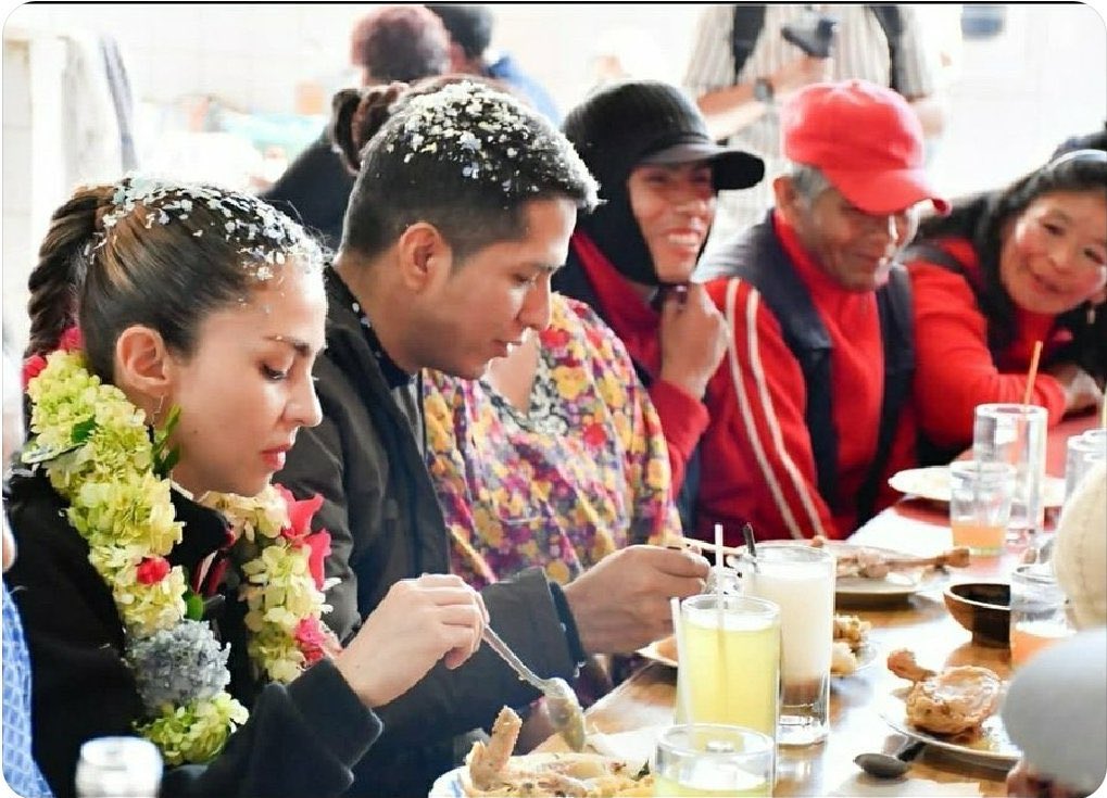 ChamonJp's tweet image. Mi reconocimiento sincero al héroe que logró llevar a Mariana Prado a comer cosas que no le gustan.

8%. 🇧🇴