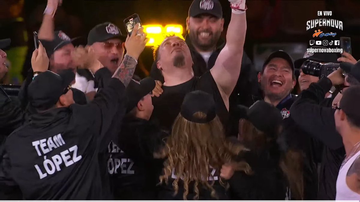 #FrancoEscamilla es el ganador del 4to combate 🇲🇽 #Supernova #SuperNovaboxing