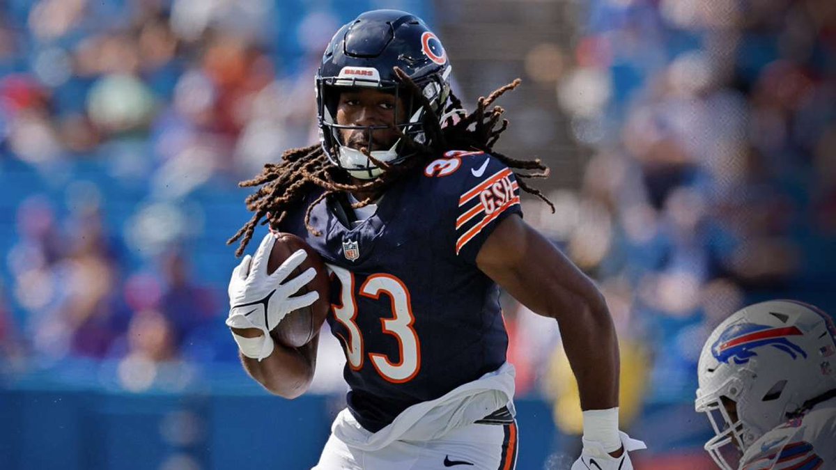 Ian Wheeler vs. Buffalo

-19 carries
-80 rushing yards
-4.2 YPC
-2 rushing TD

Couldn't be happier for him. This guy is a heck of a football player and person.

Rooting for him to make the team. #Bears