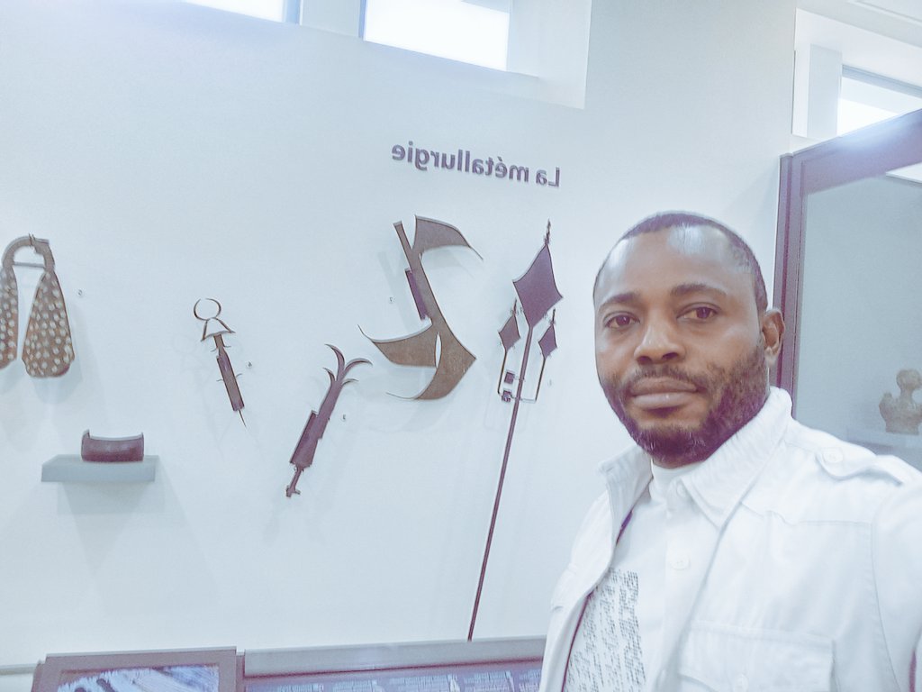 L'important n'est pas le nombre d'années ni d'âge mais le souffle de vie.
40 ans d'âge c'est n'est pas  faveur, ni par ma force et ma volonté c'est plutôt la miséricorde et la grâce Divine.
Pétillant anniversaire à moi-même.
Merci infiniment à mes parents, mes enfants et amis.