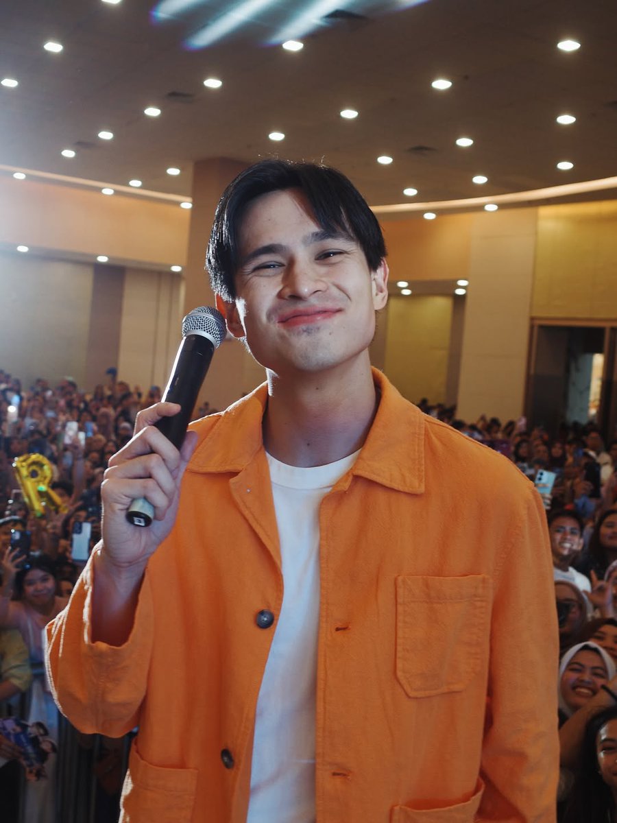 RDLFelixUnit's tweet photo. #RALPHdate Ralph De Leon shares with us photos of him in his favorite color, orange 🧡. This is for the first @KCCMalls #KCCCollab Mallshow done in KCC Mall Cotabato.
Ralph used the song Wasabi by @figvresofficial
We're back and catching up with Sunday Backlogs!
#RalphDeLeon
