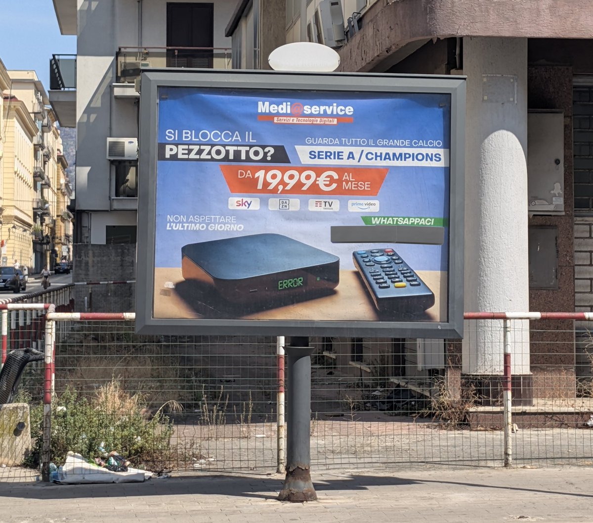 Caserta vive semplicemente in una dimensione tetradimensionale a sé stante