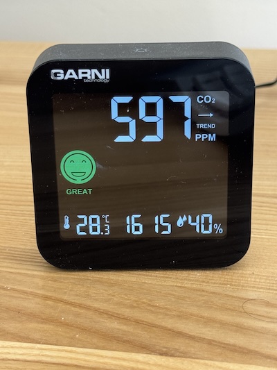 Vojtech Rinik (@_vojto) on Twitter photo I'm programming in 28.3°C I'm programming in 28.3°C