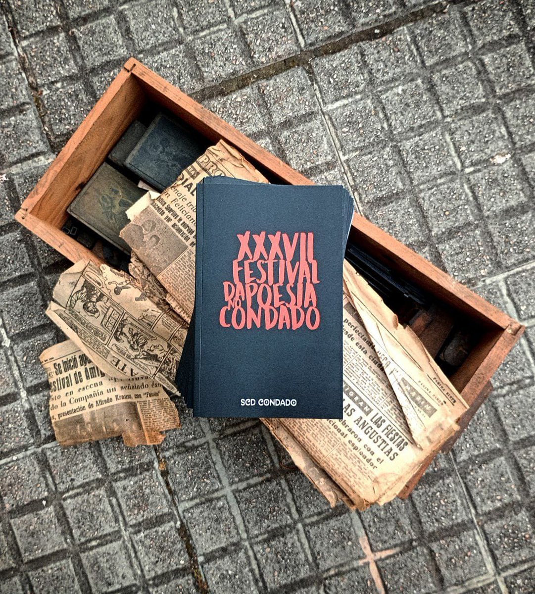 scdcondado's tweet photo. 📘 Vem de sair do prelo a escolma poética da XXXVII ediçom do Festival da Poesia que conta com limiar se Séchu Sende. Mais um ano confiamos no bom fazer de Sacauntos para a sua ediçom. https://t.co/dhALioQ2jx
