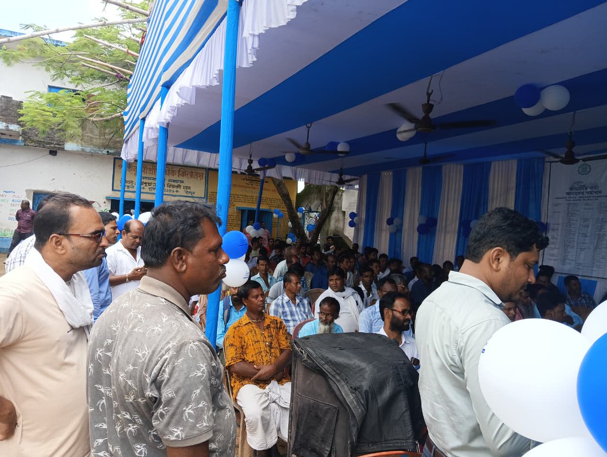 বোলপুর মহকুমায় ইলামবাজার ব্লকের "আমাদের পাড়া আমাদের সমাধান" শিবিরের কিছু মুহূর্ত।
আপনার মতামত 
আপনার প্রয়োজন 
আপনার সিদ্ধান্ত।
#APAS 
#EgiyeBangla