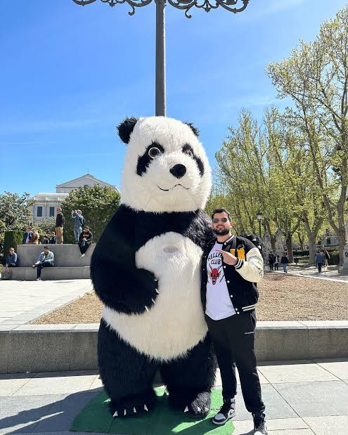 Sen şimdi bugün yayın açıp transfer  videosu izlerken DC gelen apdü ye meşhurumdur o benim deyip .şaka gibi biz keremi indiriyoruz siz Sancho yu mu sonra bağırarak Ali Ali demeyecek misin güzel kardeşim ışıklar içinde uyu sen edepli iyi niyetli bir insandın Oğuzhan   <a href="/JrokezFTW/">Oğuzhan Dalgakıran</a>