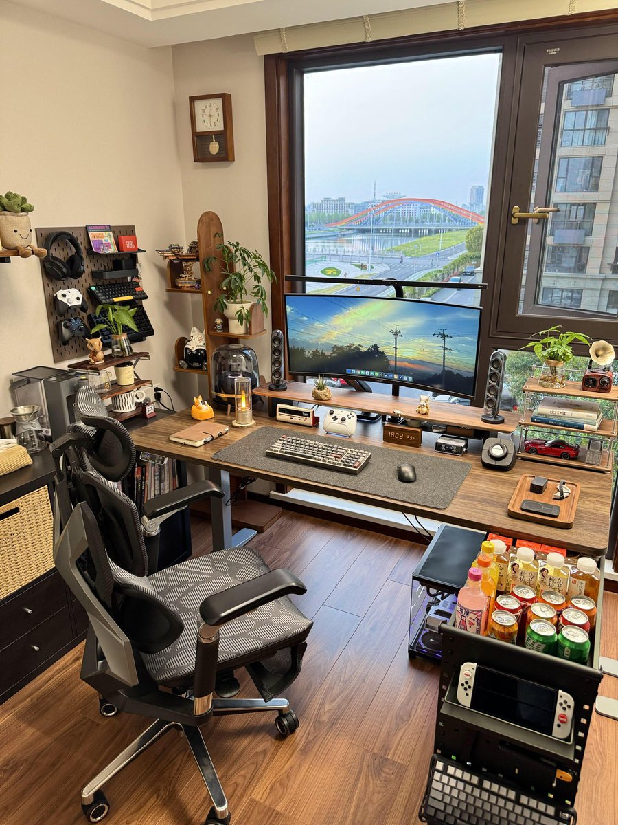 NvsionGear's tweet image. Morning☀️

#Desksetup #pcsetup #CozyVibes #MechanicalKeyboard #gamingsetup